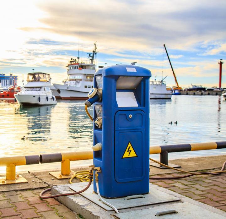 Un technicien qualifié pour poser vos bornes de recharge.